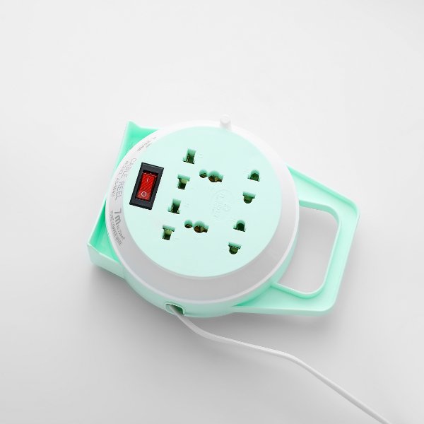 R SCAR RS-604U - 4-outlet power strip - (7M)