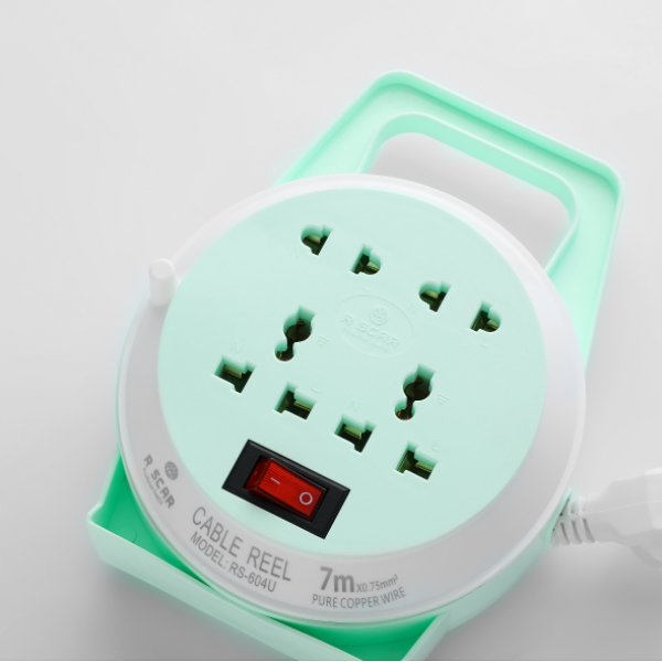 R SCAR RS-604U - 4-outlet power strip - (7M)