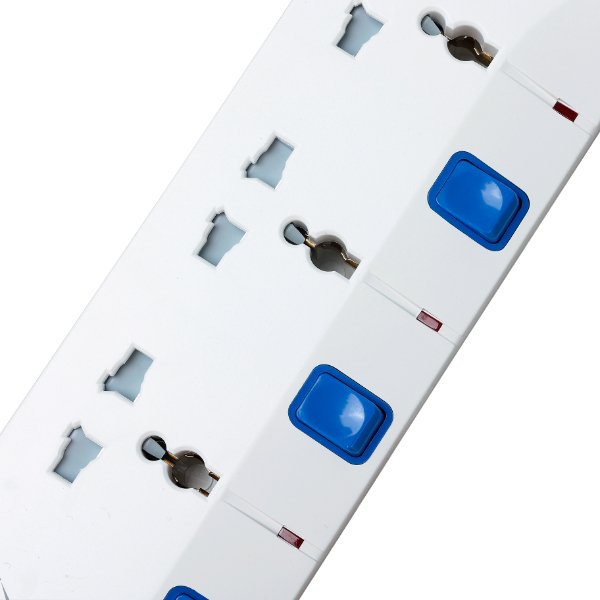 R SCARS-713USB - 3-outlet power strip (3 m) with 2 USB charging ports
