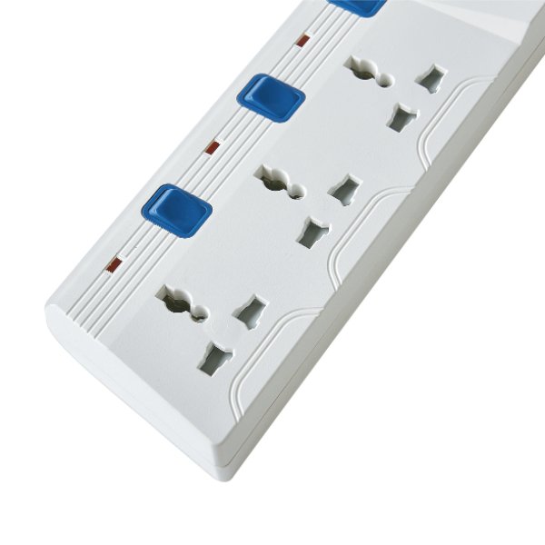 R SCARS-714USB - 4-outlet power strip (3 m) with 2 USB charging ports